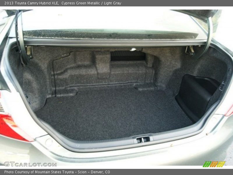 Cypress Green Metallic / Light Gray 2013 Toyota Camry Hybrid XLE