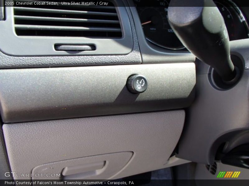 Ultra Silver Metallic / Gray 2005 Chevrolet Cobalt Sedan