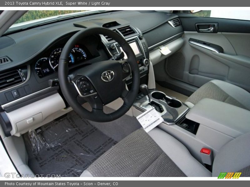 Super White / Light Gray 2013 Toyota Camry Hybrid XLE