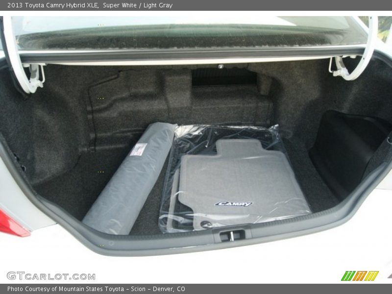 Super White / Light Gray 2013 Toyota Camry Hybrid XLE