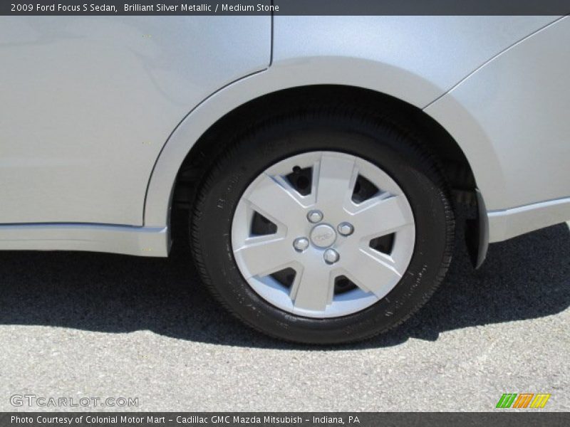 Brilliant Silver Metallic / Medium Stone 2009 Ford Focus S Sedan