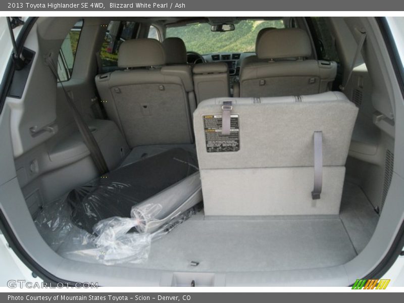 Blizzard White Pearl / Ash 2013 Toyota Highlander SE 4WD
