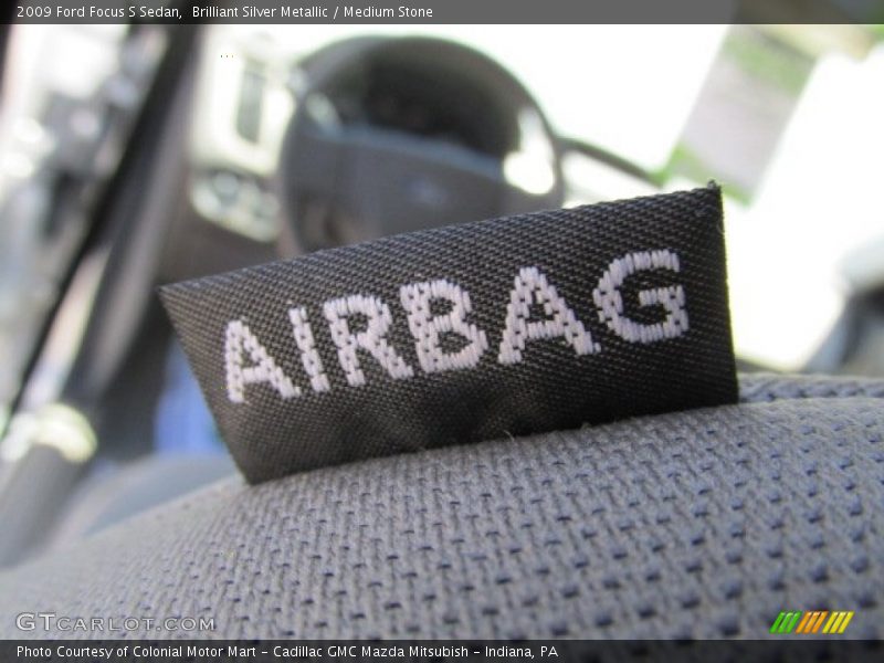 Brilliant Silver Metallic / Medium Stone 2009 Ford Focus S Sedan