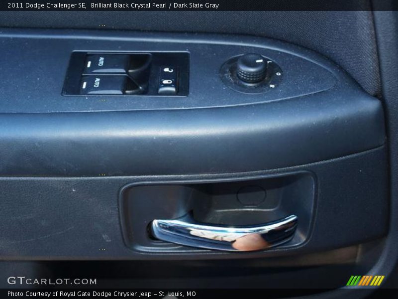 Brilliant Black Crystal Pearl / Dark Slate Gray 2011 Dodge Challenger SE