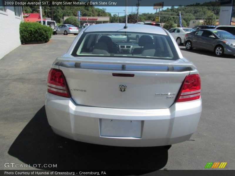 Bright Silver Metallic / Dark Slate Gray 2009 Dodge Avenger SXT