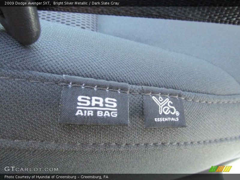 Bright Silver Metallic / Dark Slate Gray 2009 Dodge Avenger SXT