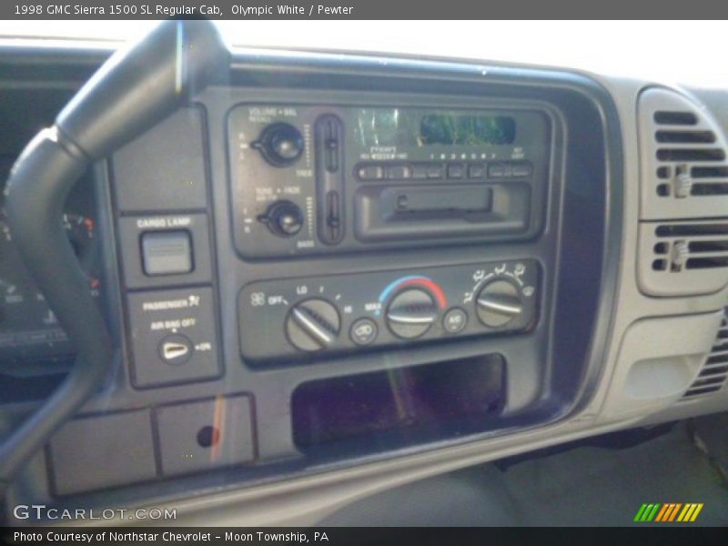 Olympic White / Pewter 1998 GMC Sierra 1500 SL Regular Cab
