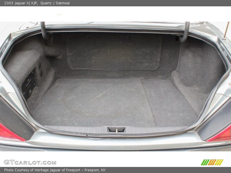  2003 XJ XJR Trunk