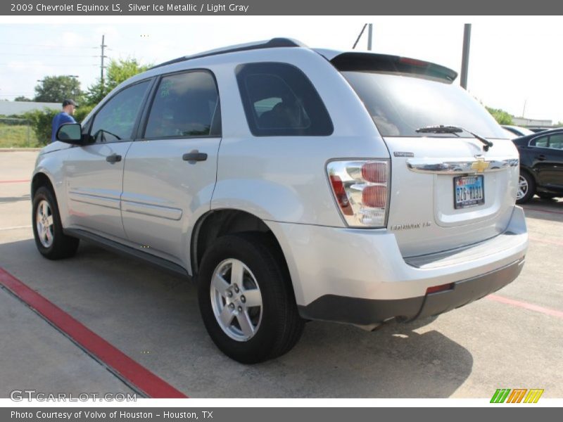 Silver Ice Metallic / Light Gray 2009 Chevrolet Equinox LS