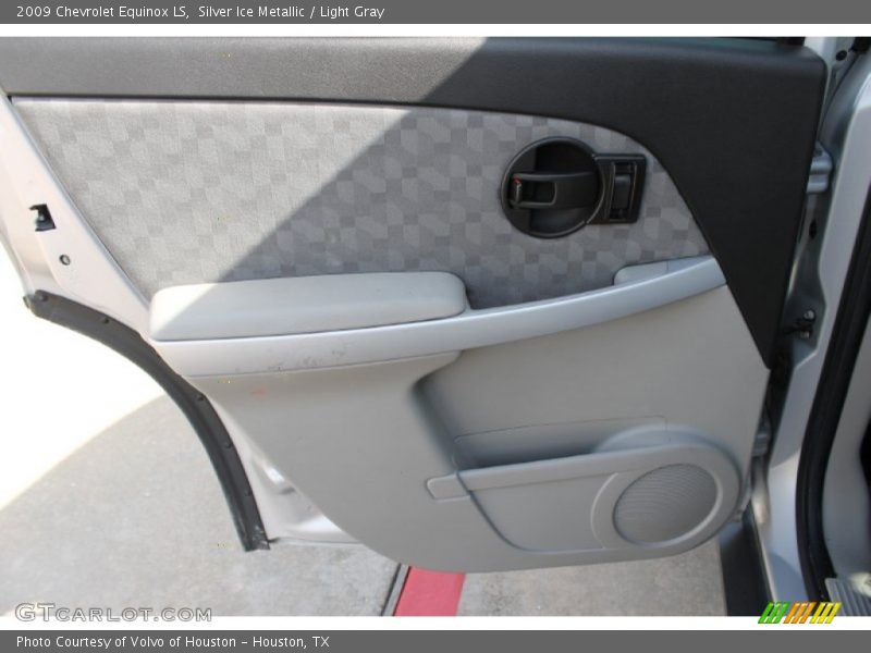 Silver Ice Metallic / Light Gray 2009 Chevrolet Equinox LS