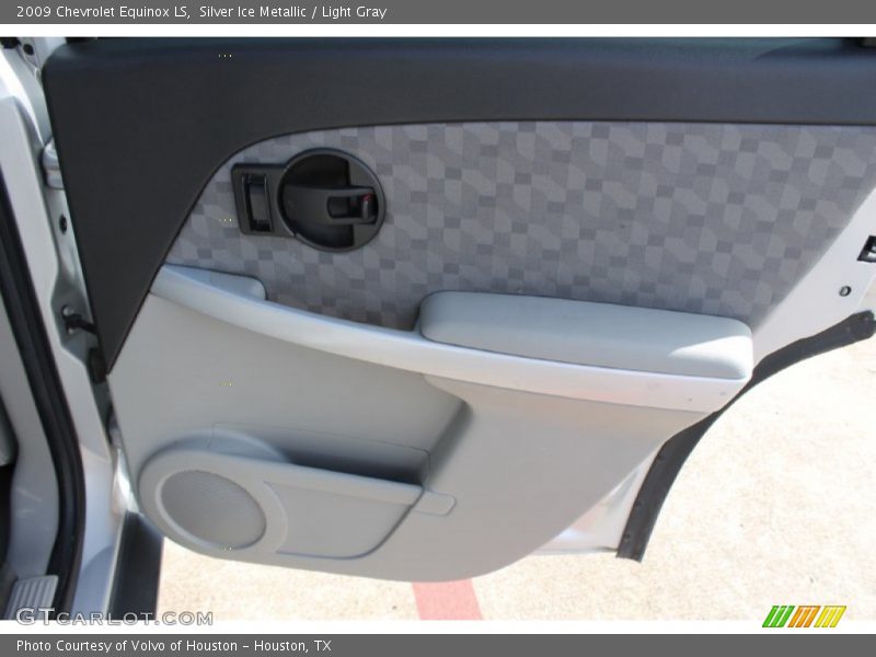Silver Ice Metallic / Light Gray 2009 Chevrolet Equinox LS