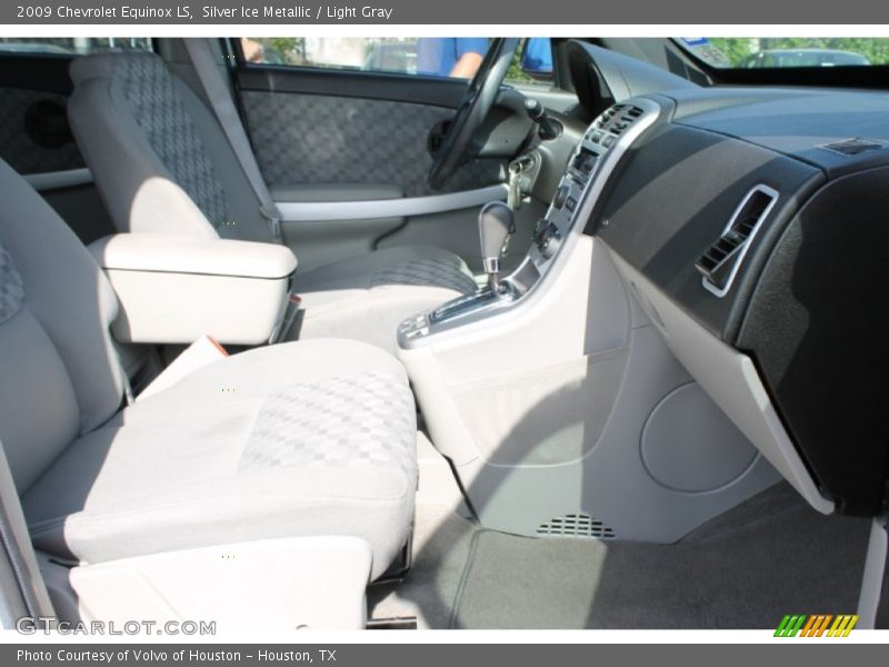 Silver Ice Metallic / Light Gray 2009 Chevrolet Equinox LS