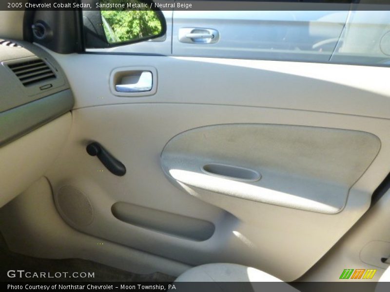 Sandstone Metallic / Neutral Beige 2005 Chevrolet Cobalt Sedan