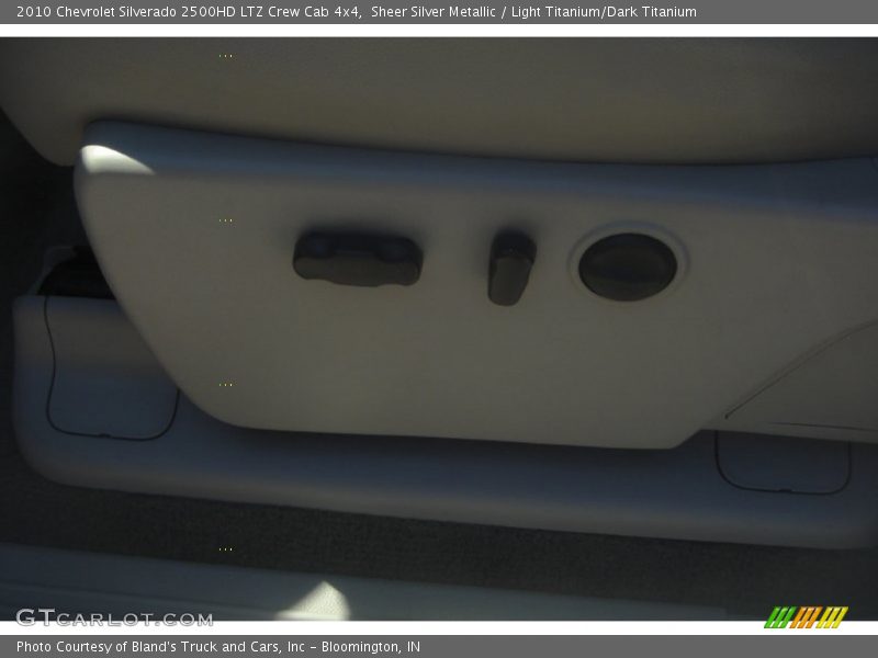 Sheer Silver Metallic / Light Titanium/Dark Titanium 2010 Chevrolet Silverado 2500HD LTZ Crew Cab 4x4