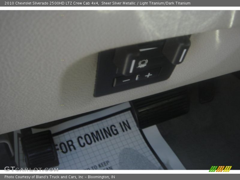 Sheer Silver Metallic / Light Titanium/Dark Titanium 2010 Chevrolet Silverado 2500HD LTZ Crew Cab 4x4