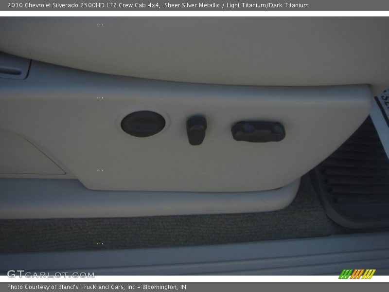 Sheer Silver Metallic / Light Titanium/Dark Titanium 2010 Chevrolet Silverado 2500HD LTZ Crew Cab 4x4