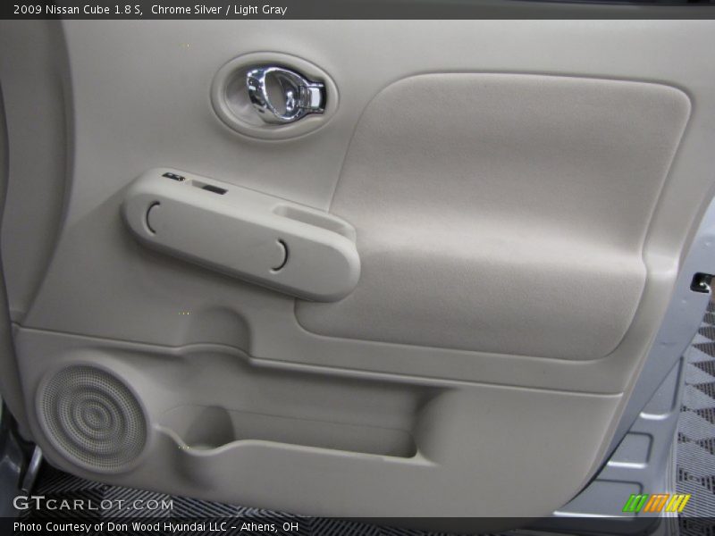 Chrome Silver / Light Gray 2009 Nissan Cube 1.8 S