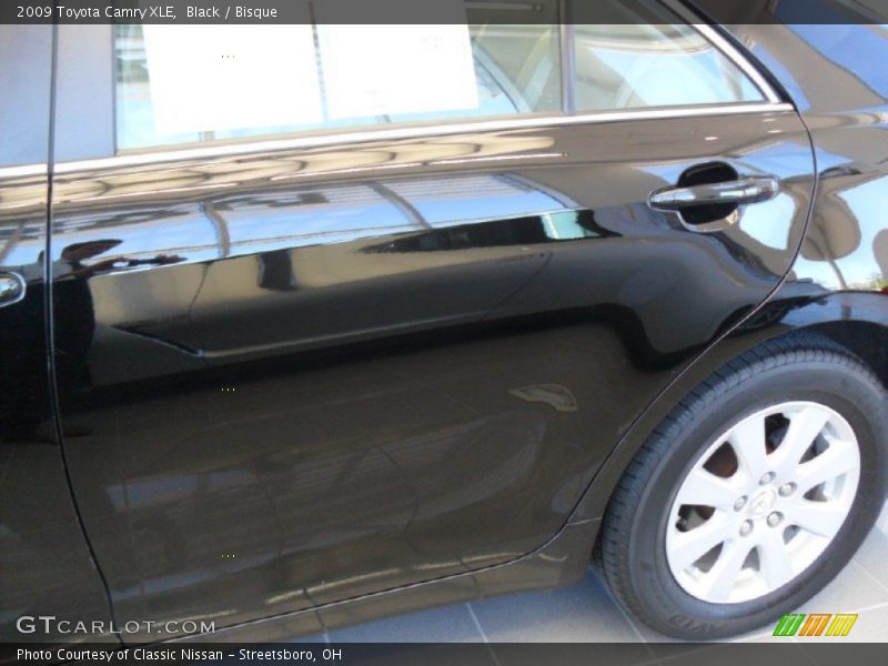 Black / Bisque 2009 Toyota Camry XLE