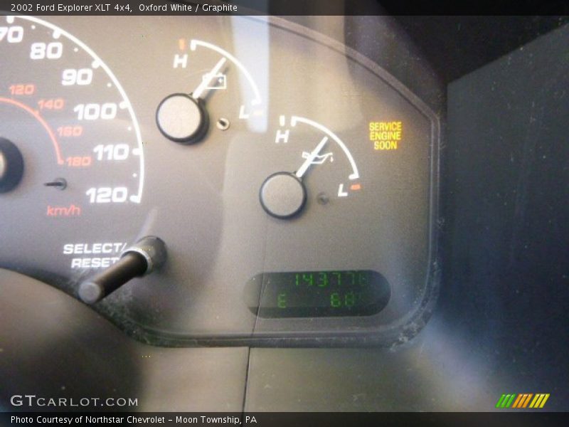 Oxford White / Graphite 2002 Ford Explorer XLT 4x4