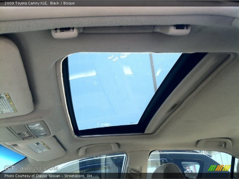 Black / Bisque 2009 Toyota Camry XLE