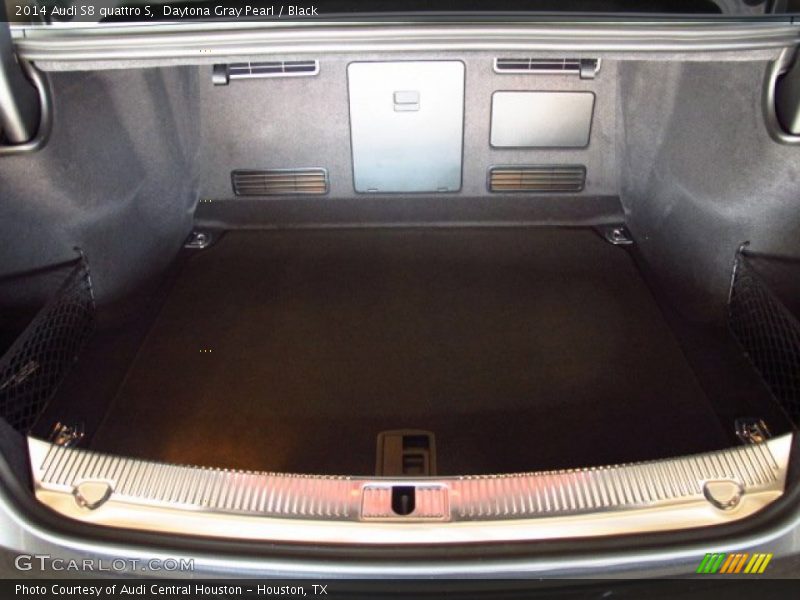  2014 S8 quattro S Trunk