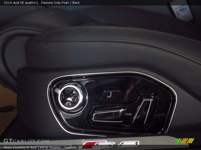 Daytona Gray Pearl / Black 2014 Audi S8 quattro S