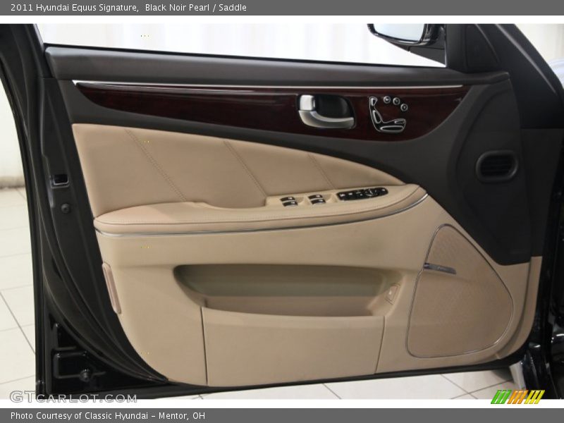 Black Noir Pearl / Saddle 2011 Hyundai Equus Signature