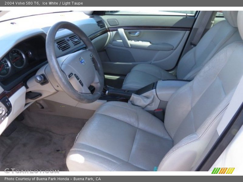 Ice White / Light Taupe 2004 Volvo S80 T6