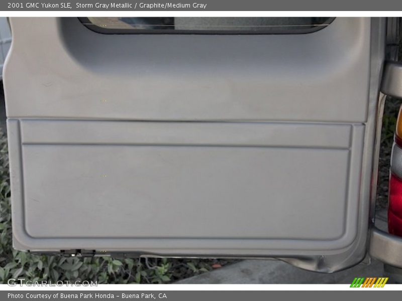 Storm Gray Metallic / Graphite/Medium Gray 2001 GMC Yukon SLE