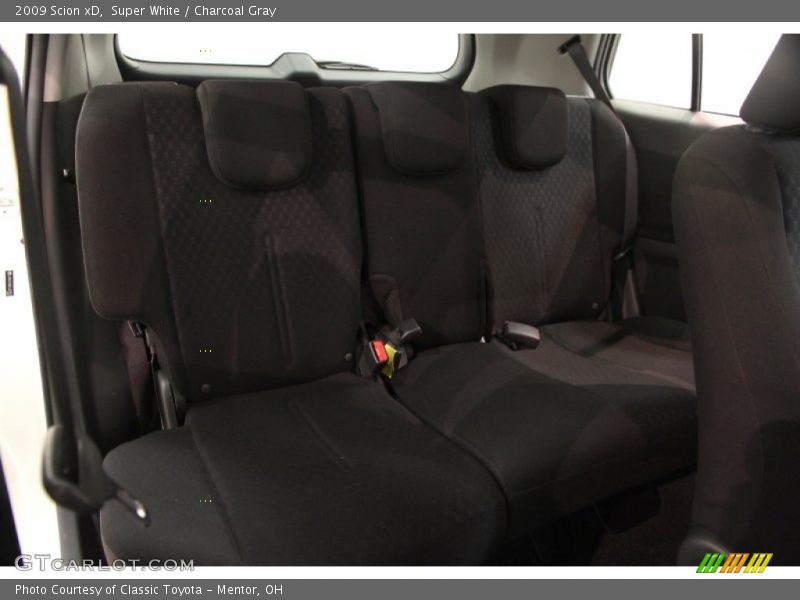 Super White / Charcoal Gray 2009 Scion xD