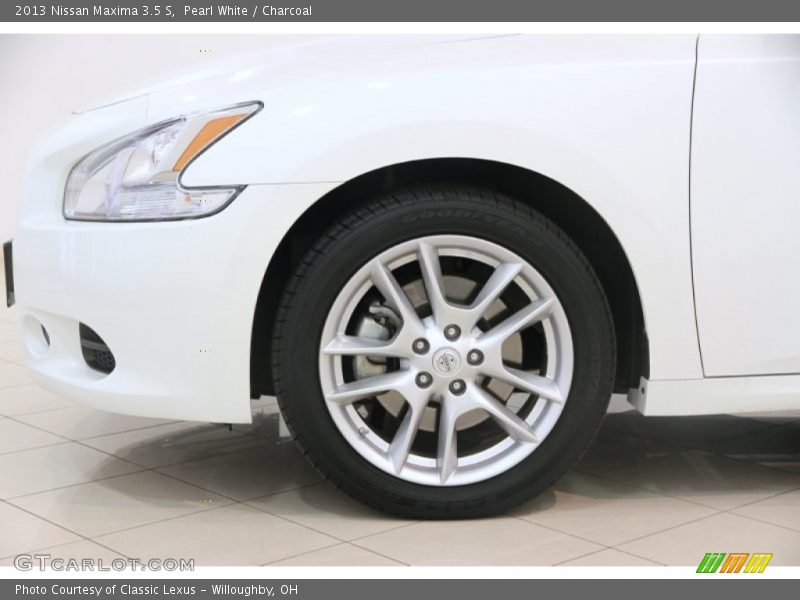 Pearl White / Charcoal 2013 Nissan Maxima 3.5 S