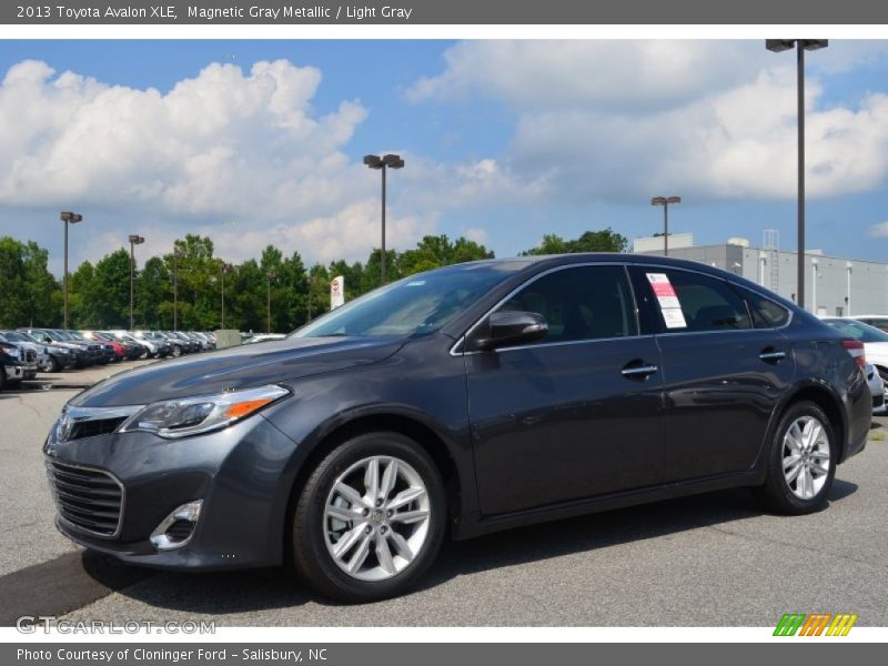 Magnetic Gray Metallic / Light Gray 2013 Toyota Avalon XLE