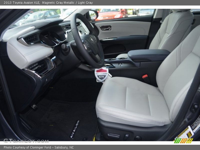 Magnetic Gray Metallic / Light Gray 2013 Toyota Avalon XLE