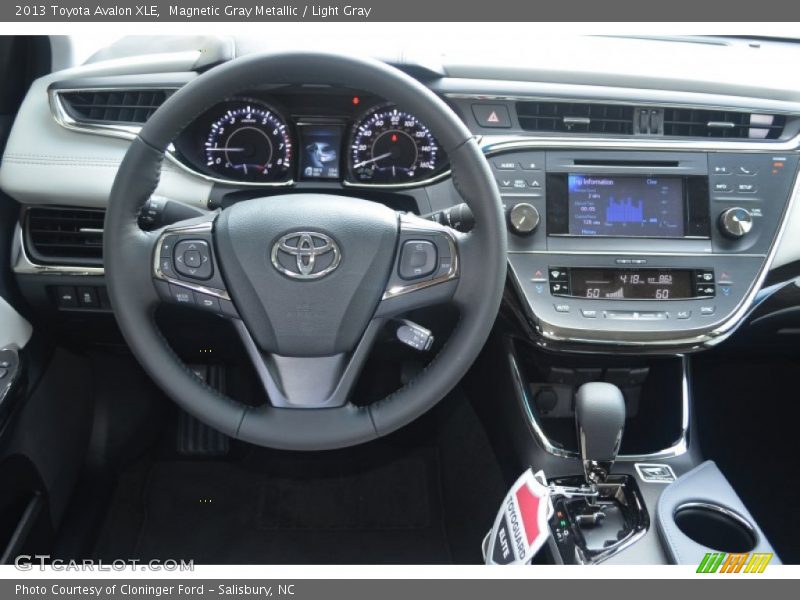 Magnetic Gray Metallic / Light Gray 2013 Toyota Avalon XLE