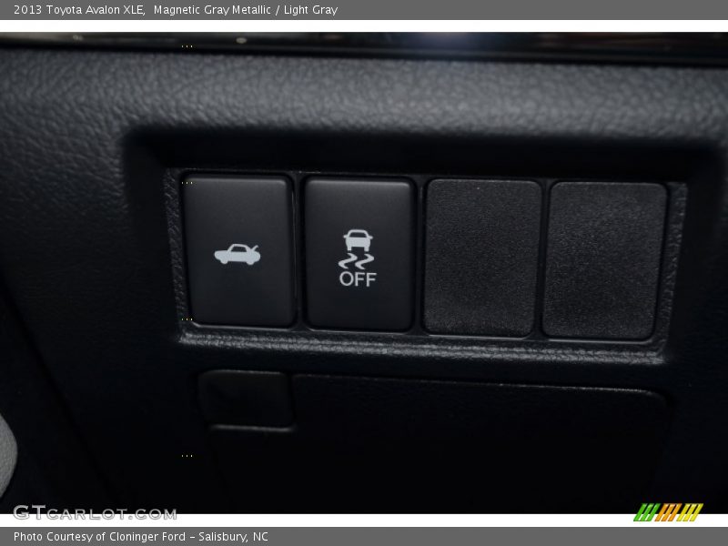 Magnetic Gray Metallic / Light Gray 2013 Toyota Avalon XLE