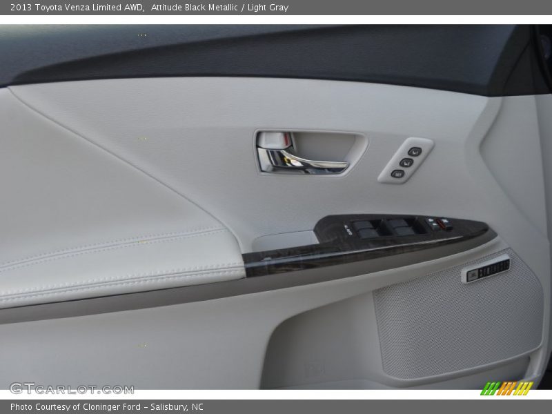 Attitude Black Metallic / Light Gray 2013 Toyota Venza Limited AWD