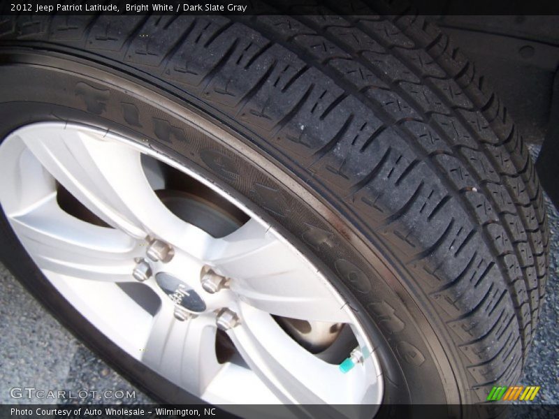 Bright White / Dark Slate Gray 2012 Jeep Patriot Latitude