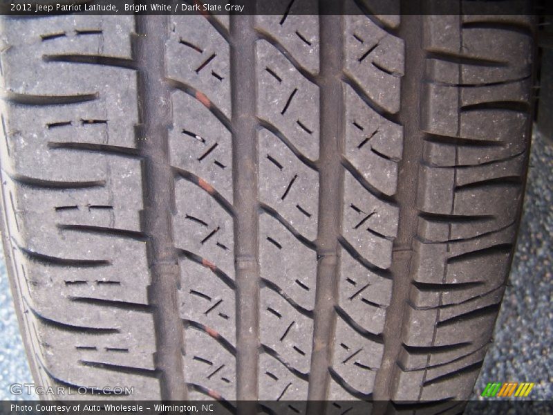 Bright White / Dark Slate Gray 2012 Jeep Patriot Latitude