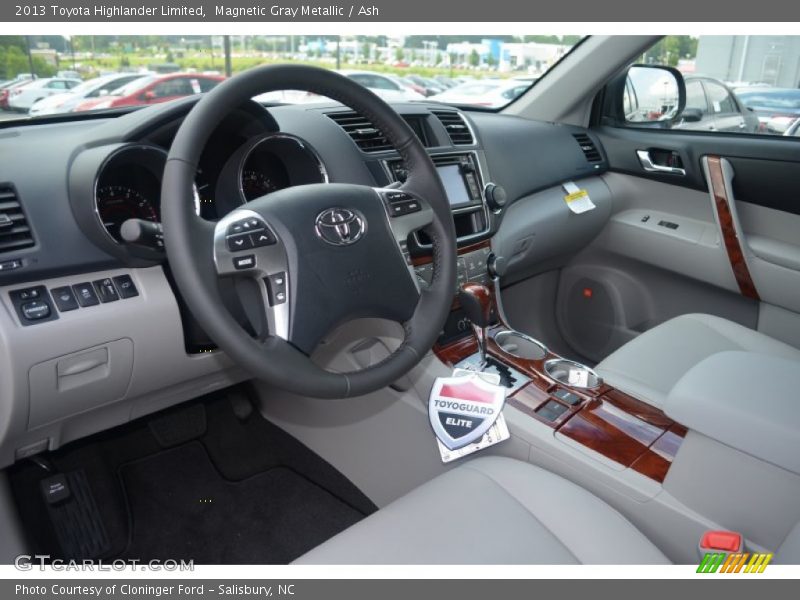 Magnetic Gray Metallic / Ash 2013 Toyota Highlander Limited