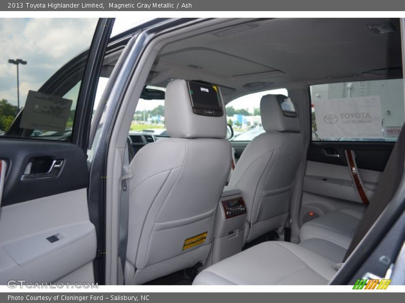 Magnetic Gray Metallic / Ash 2013 Toyota Highlander Limited
