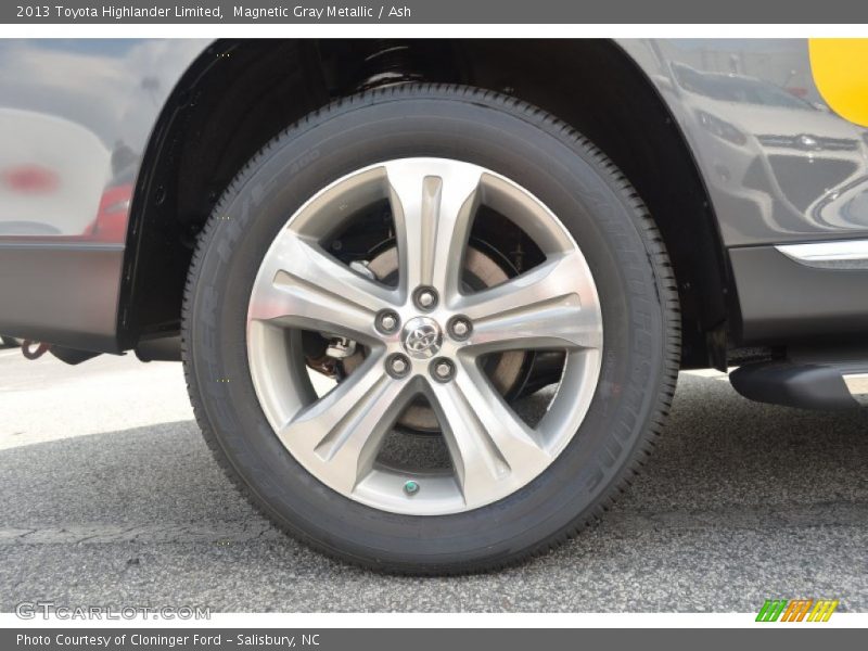 Magnetic Gray Metallic / Ash 2013 Toyota Highlander Limited