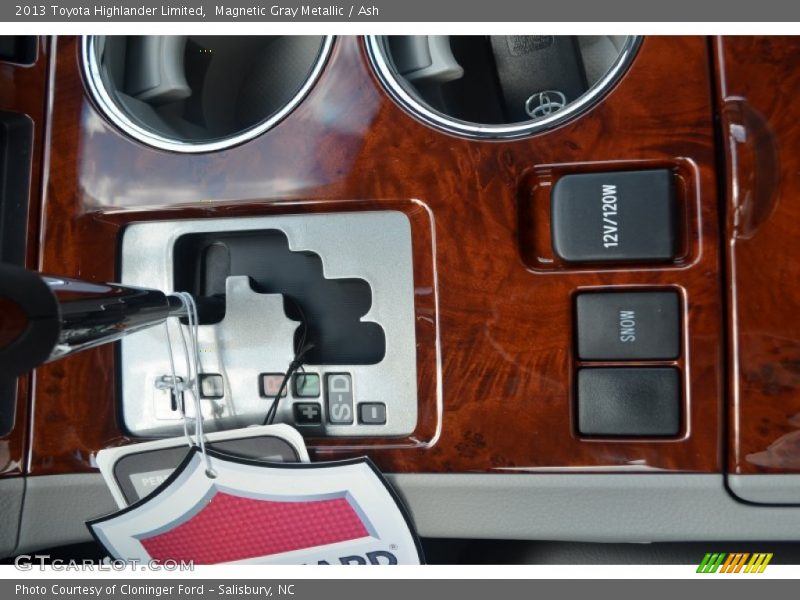 Magnetic Gray Metallic / Ash 2013 Toyota Highlander Limited