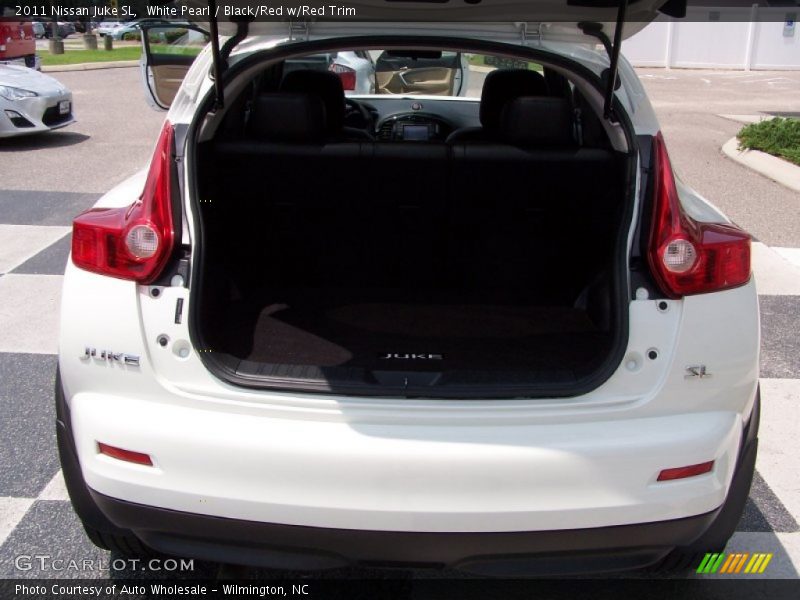 White Pearl / Black/Red w/Red Trim 2011 Nissan Juke SL