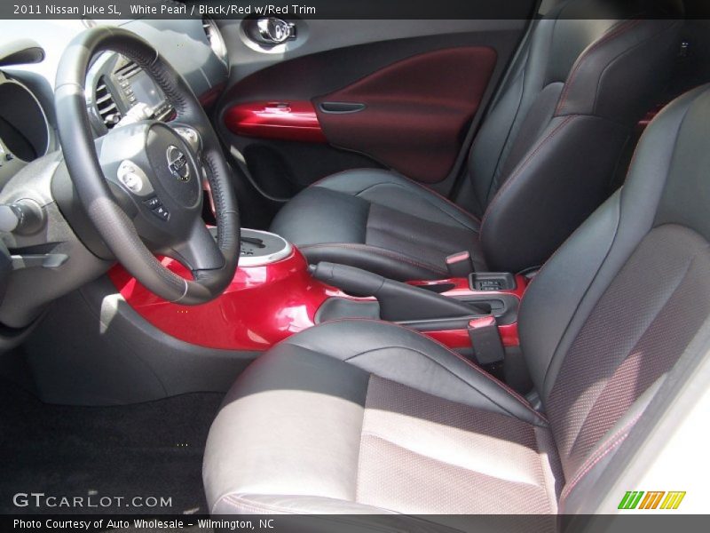 White Pearl / Black/Red w/Red Trim 2011 Nissan Juke SL