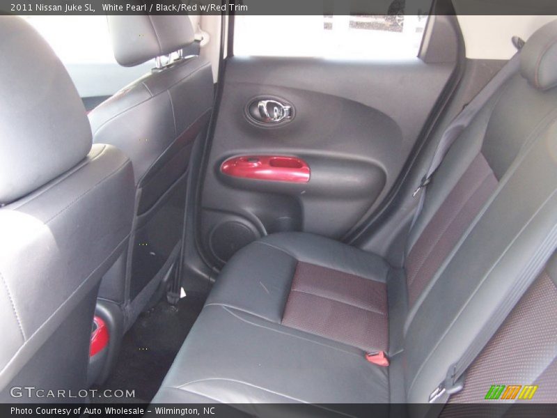 White Pearl / Black/Red w/Red Trim 2011 Nissan Juke SL