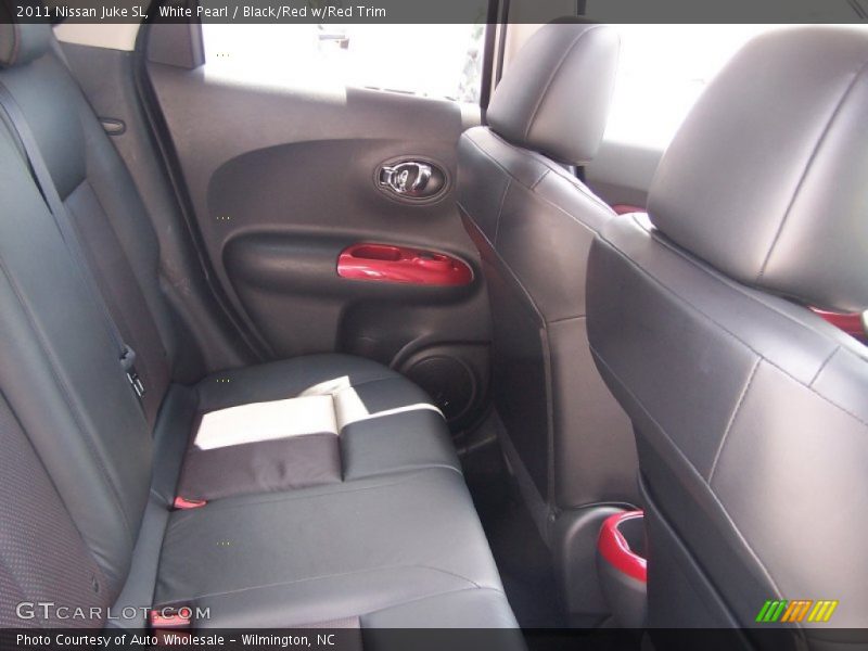 White Pearl / Black/Red w/Red Trim 2011 Nissan Juke SL