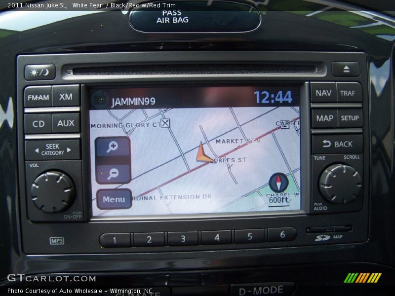 White Pearl / Black/Red w/Red Trim 2011 Nissan Juke SL