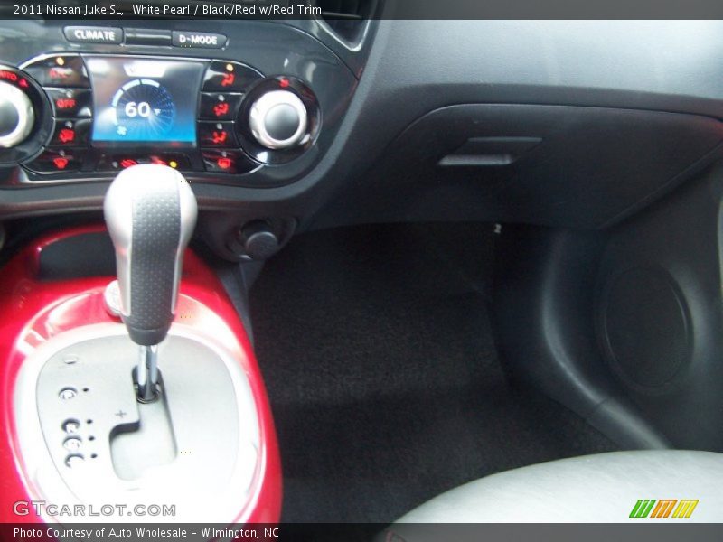 White Pearl / Black/Red w/Red Trim 2011 Nissan Juke SL