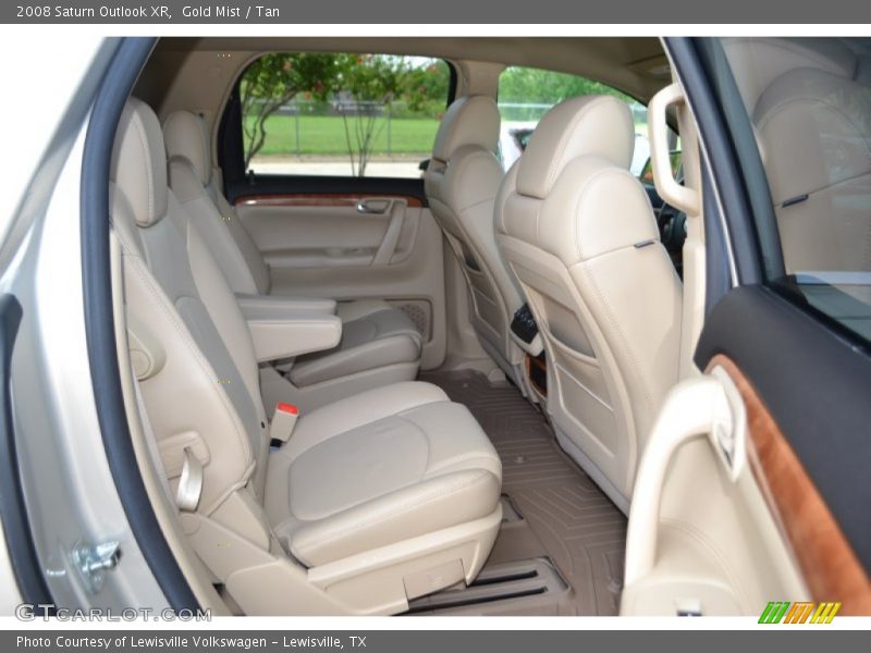 Gold Mist / Tan 2008 Saturn Outlook XR