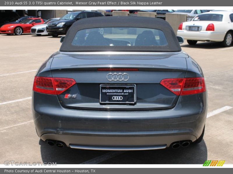 Meteor Gray Pearl Effect / Black Silk Nappa Leather 2010 Audi S5 3.0 TFSI quattro Cabriolet